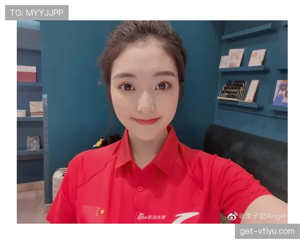 杨舒予比赛间隙自拍连发,球场上的女神居然这么会玩手机? 杨舒予比赛间隙自拍连发,球场上的女神居然这么会玩手机?